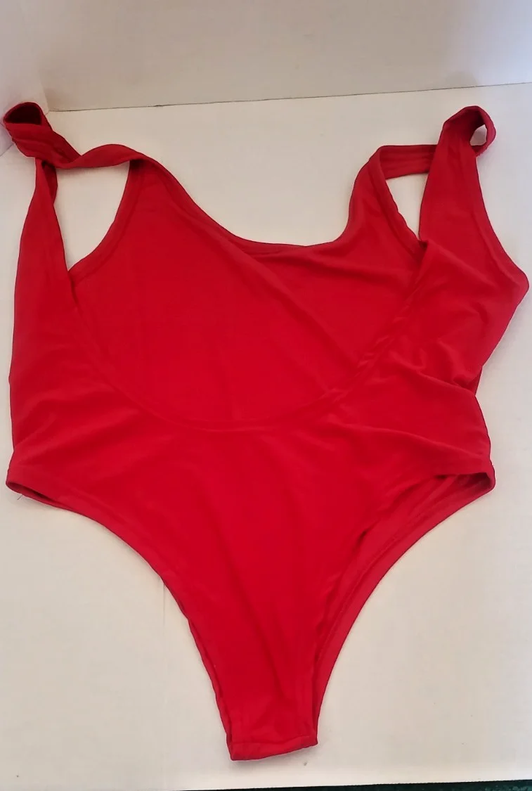 Carmen Electra — Carmen Electra signed Baywatch Replica Red Bathing Suit - BACV CERTIFIED BU47345, изображение 3