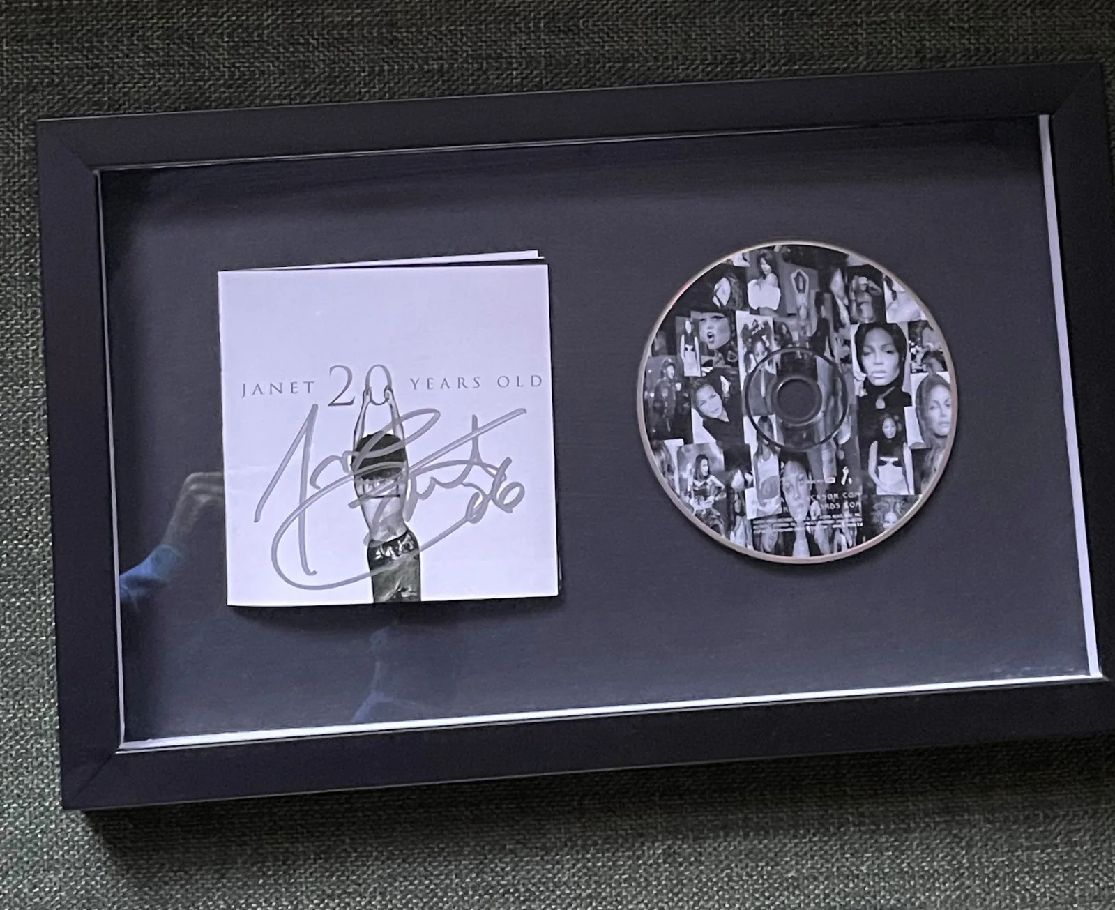 JANET JACKSON SIGNED "20 Y.O." CD, image 2