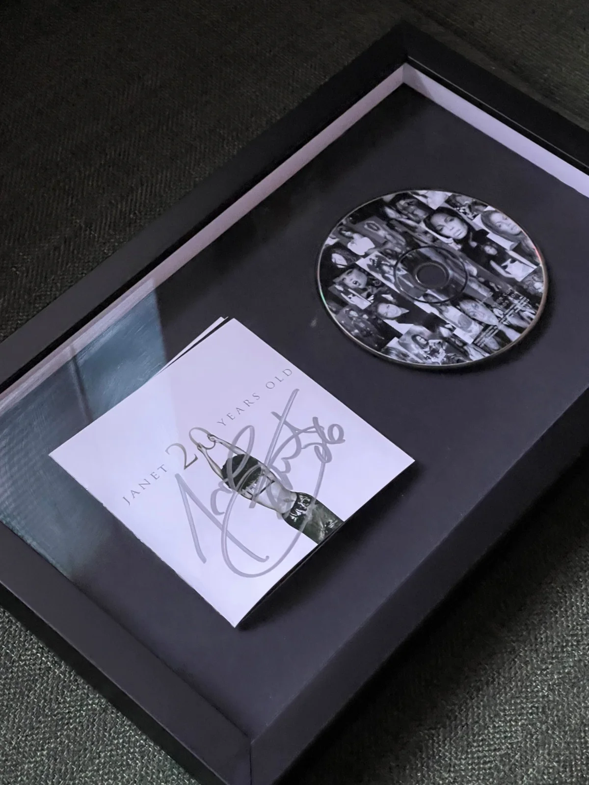 JANET JACKSON SIGNED "20 Y.O." CD, image 4