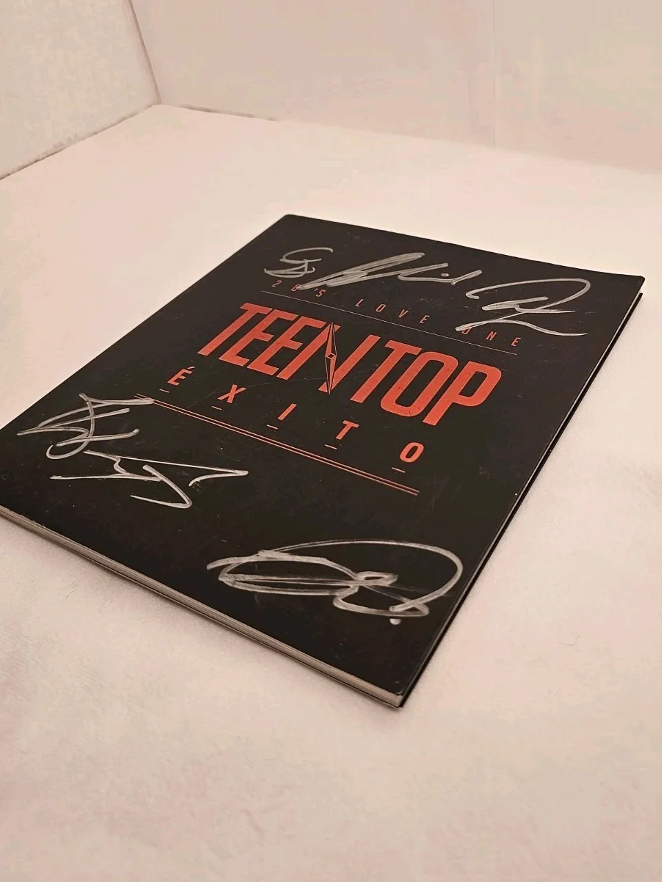 Collectible Autographed Copy of the Teen Top ÉXITO album, изображение 3