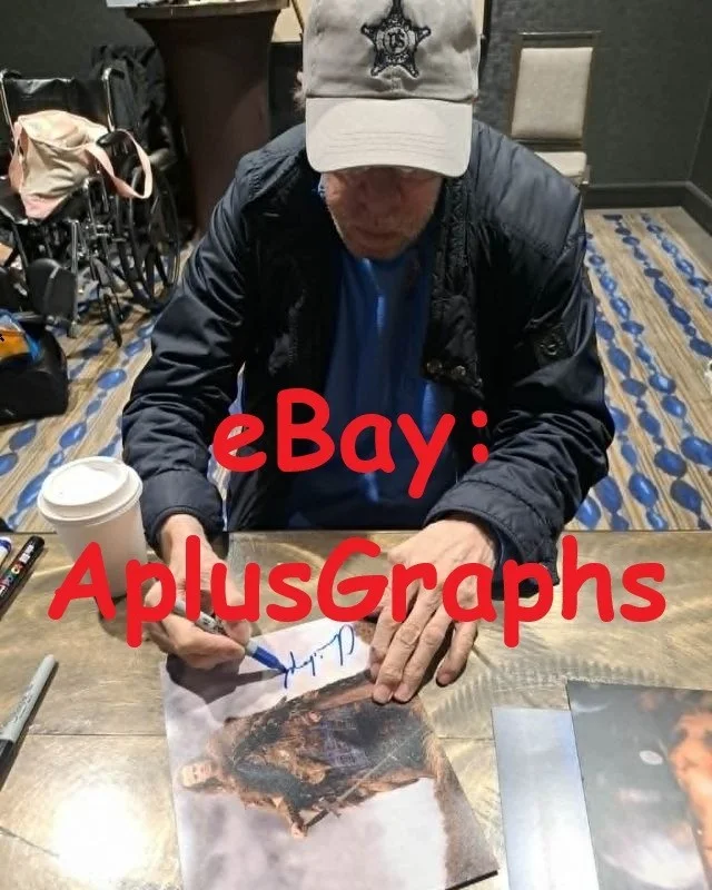 Christopher Lambert — CHRISTOPHER LAMBERT... Highlander 's Connor MacLeod - SIGNED, image 2