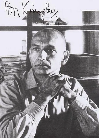 Ben Kingley — Ben Kingsley Hand Signed autograph 4x6 Photo from Schindler's List Guaranteed, изображение 2