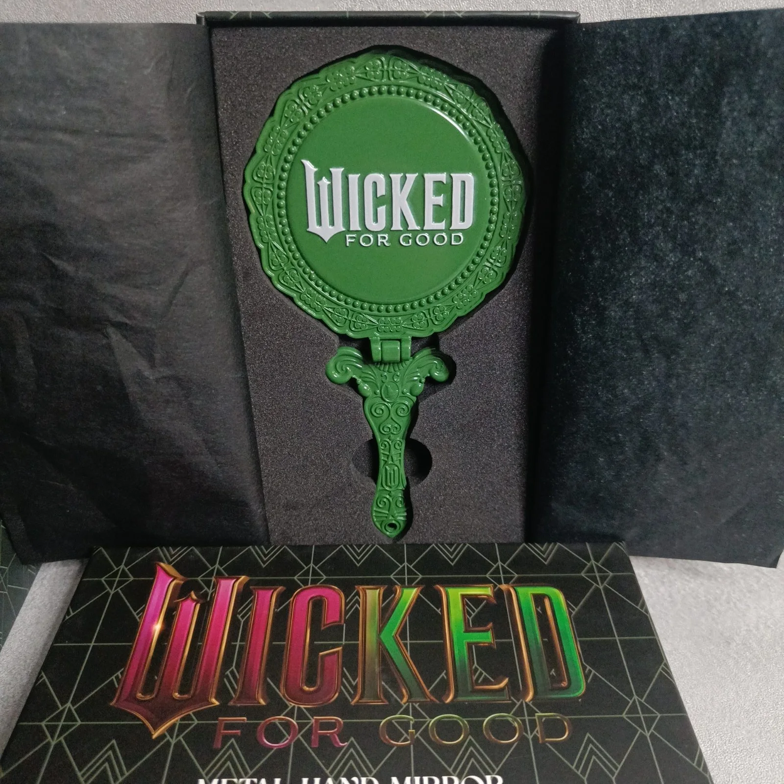 Wicked movie merch mug keychain Metal hand mirror Universal Studios store RARE, image 3
