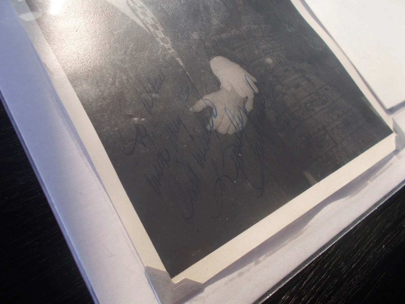 BEVERLY GARLAND VINTAGE SIGNED 5X7 PHOTO AND NOTE PAD FROM HER HOTEL IN LA 2002, image 2