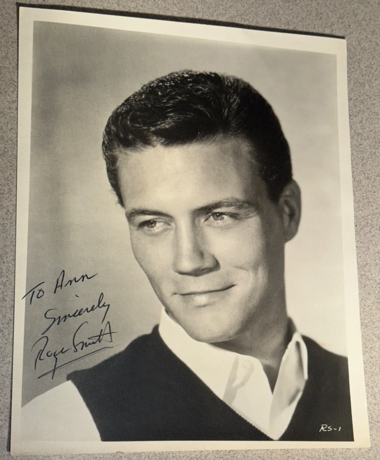 Roger Smith — Roger Smith 8" x 10" Photograph Signed 77 Sunset Strip LS, image 4