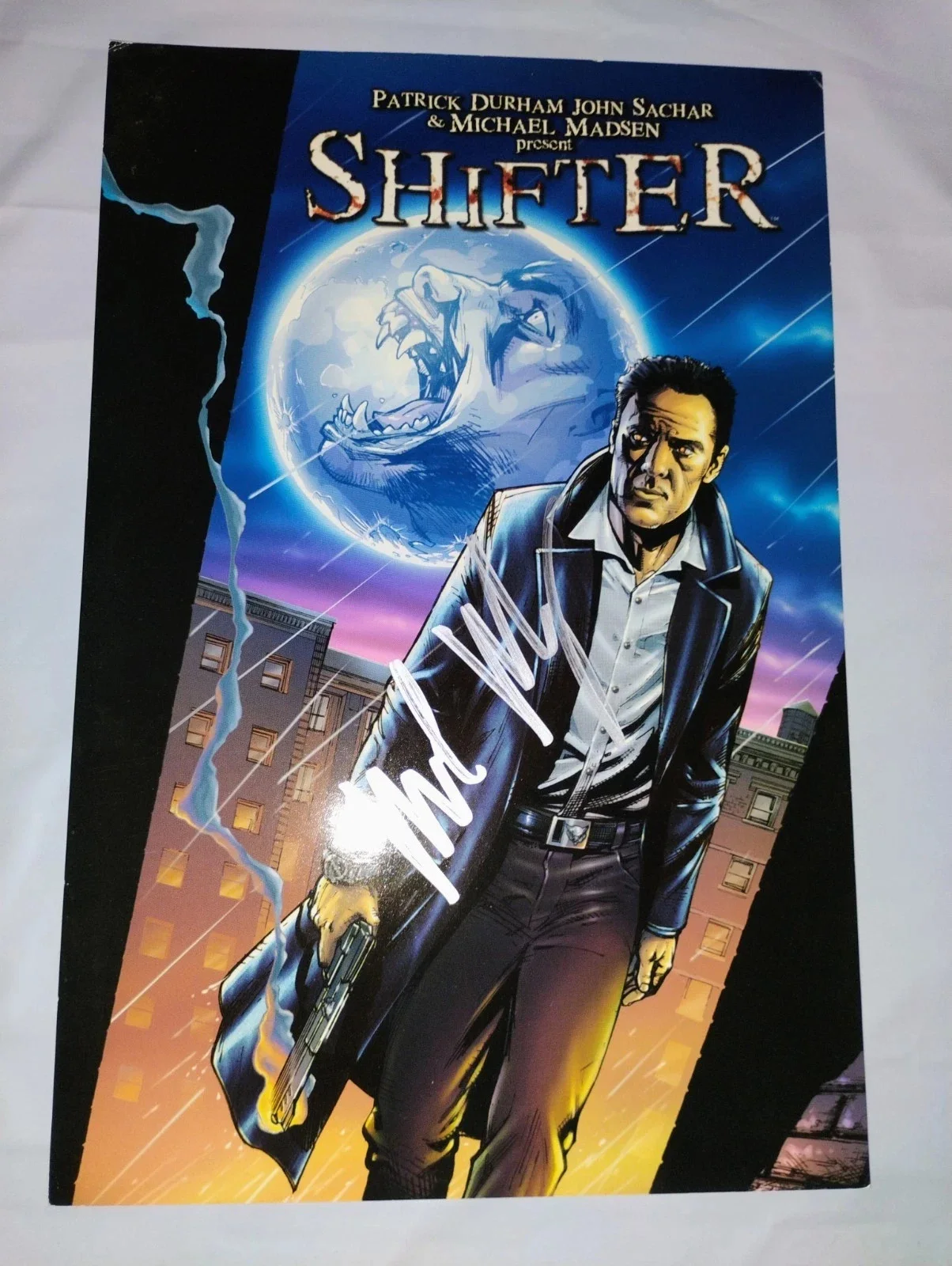 Michael Madsen — Michael Madsen signed 8X12 SHIFTER Fangoria Comics Photo Cardstock 2007 Wizard, изображение 2