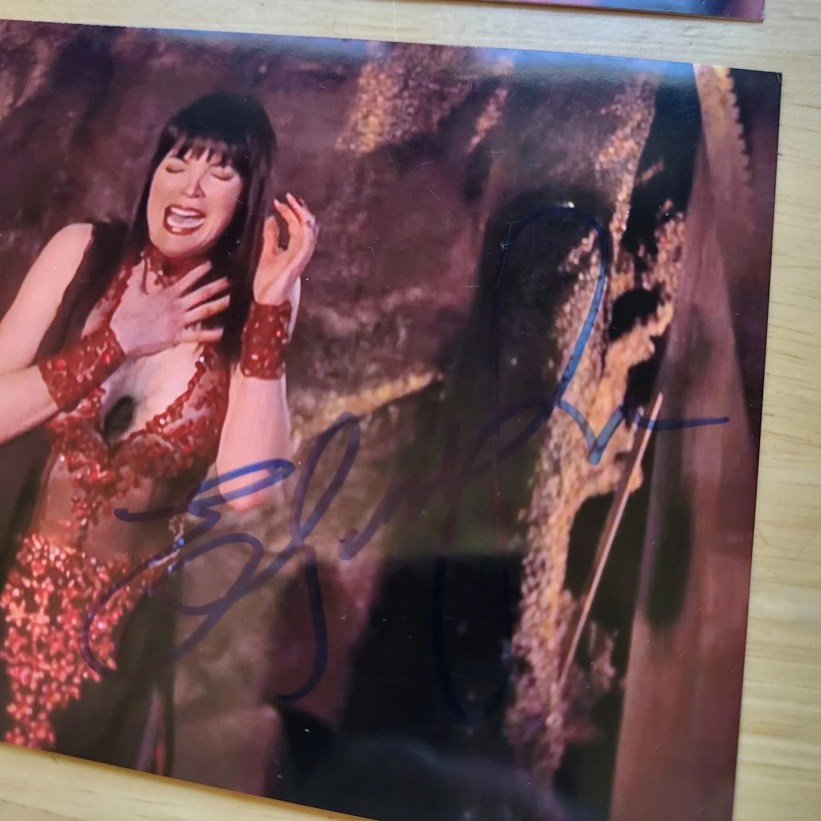 Elizabeth Gracen — Elizabeth Gracen As Vampire Queen Charmed Hand Signed 4x6 Autograph Photos, изображение 3