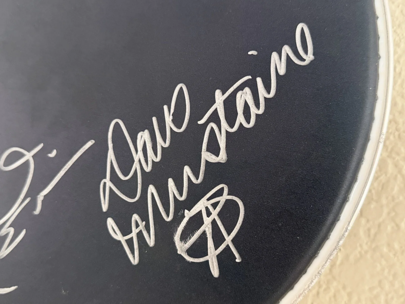 Megadeth SIGNED & STAGE PLAYED Drumhead AUTOGRAPHED Dave Mustaine Dystopia RARE, изображение 2