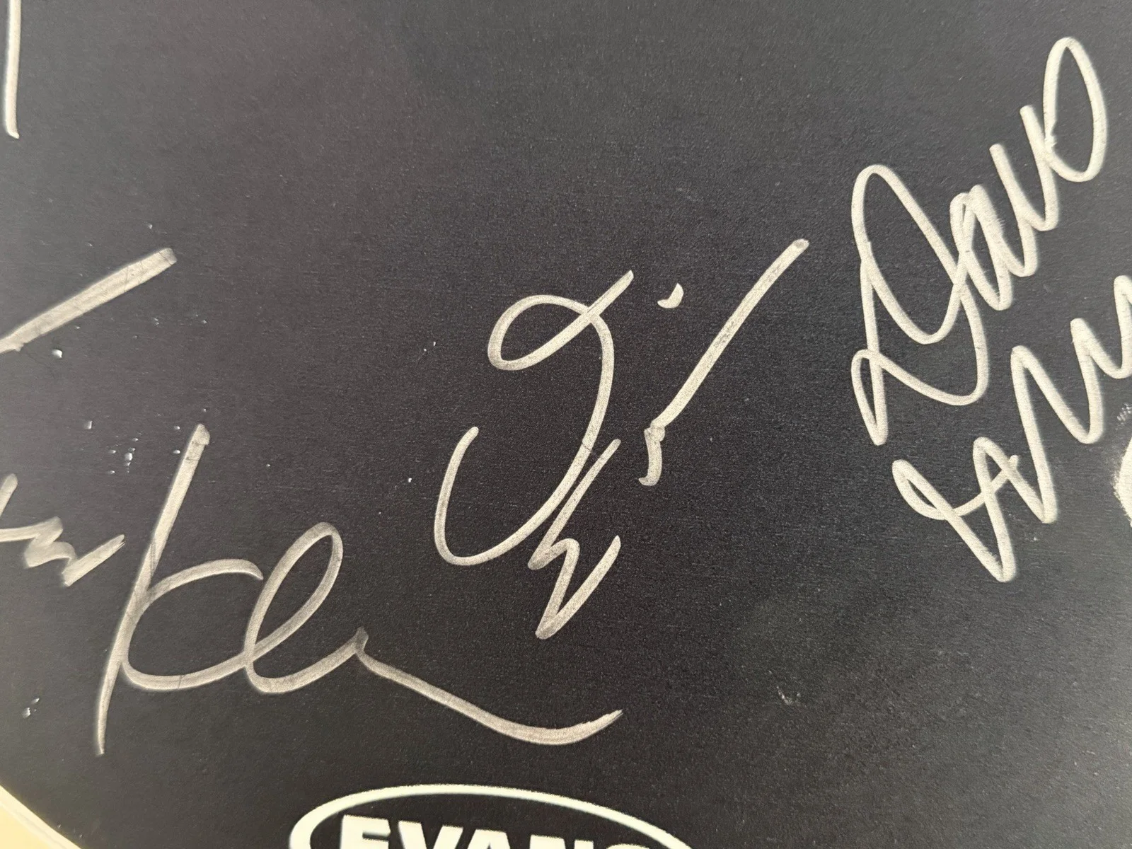 Megadeth SIGNED & STAGE PLAYED Drumhead AUTOGRAPHED Dave Mustaine Dystopia RARE, изображение 3