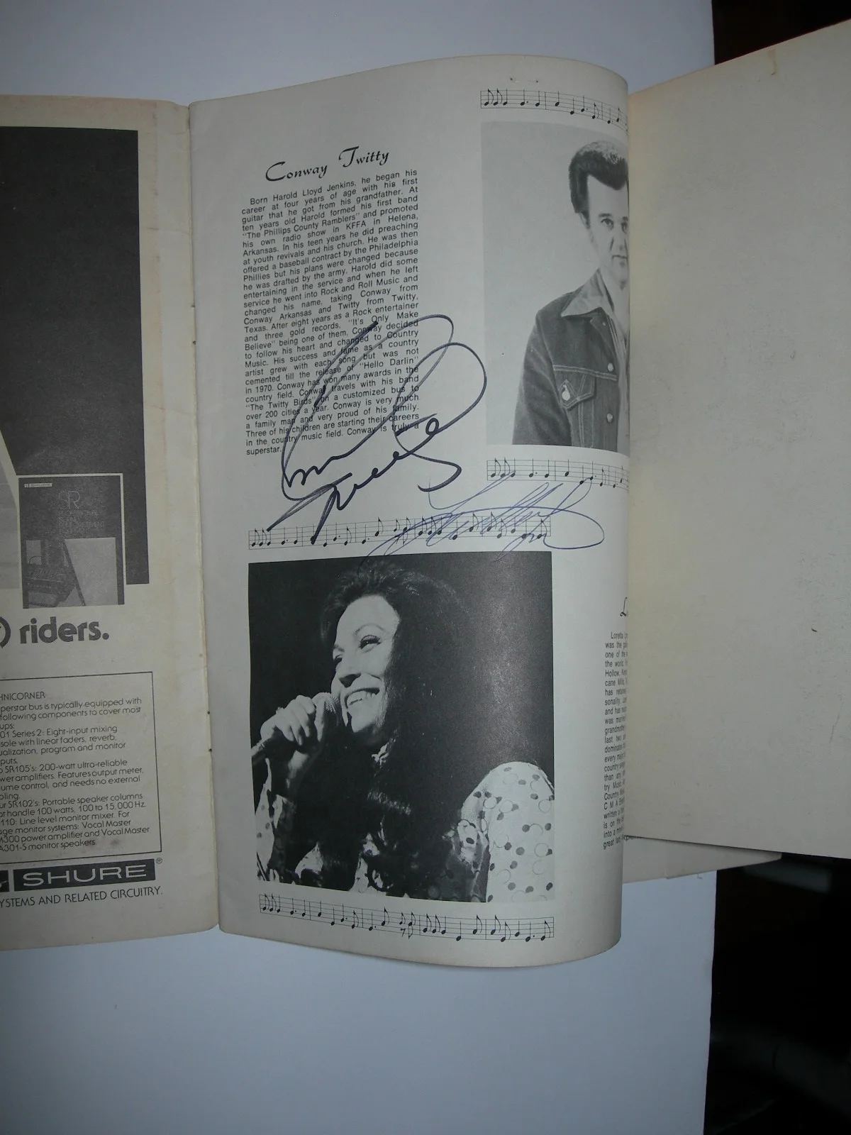 Double-signed (Conway Twitty/Loretta Lynn) 1978 souvenir booklet, image 2