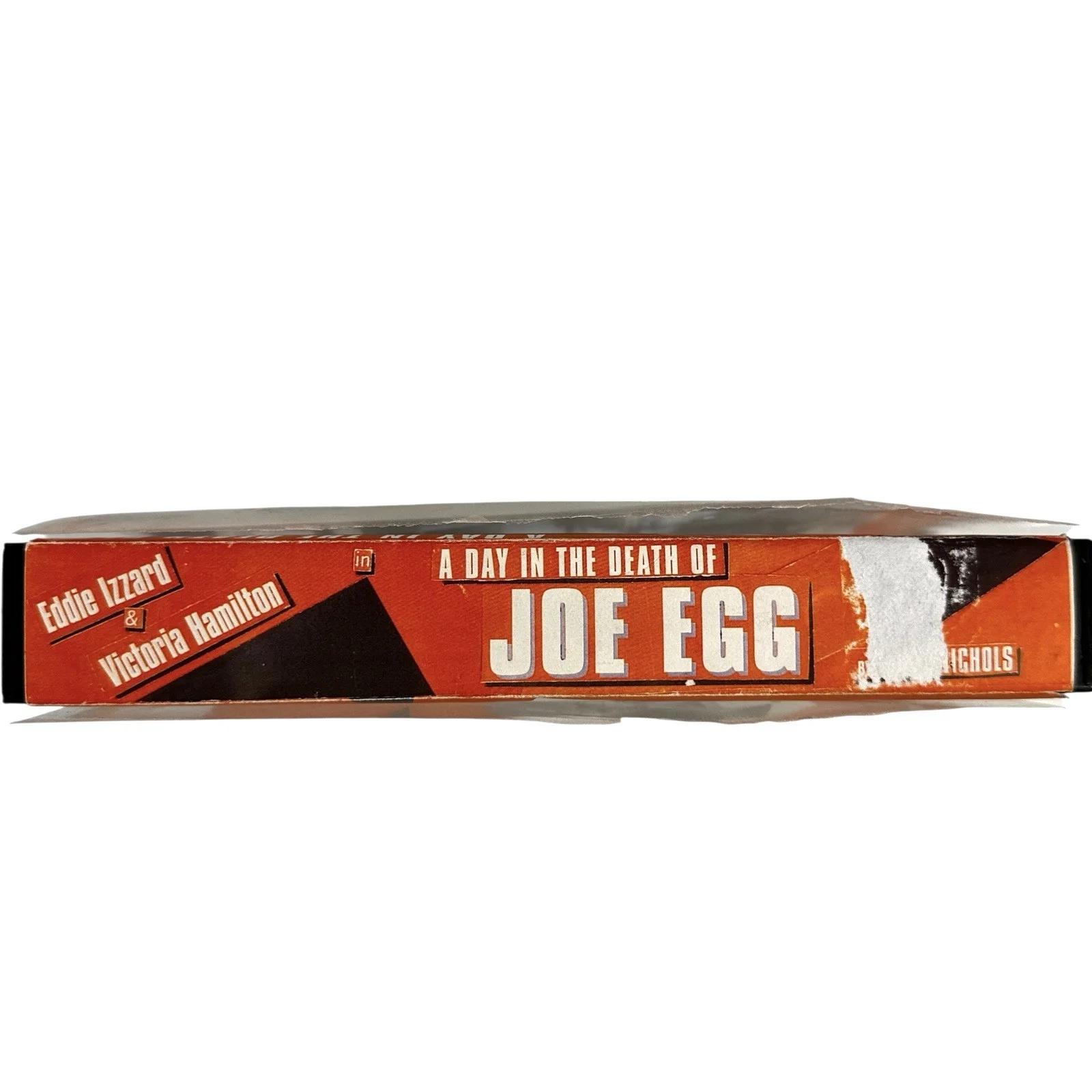 Eddie Izzard — Eddie Izzard Signed VHS – A Day in the Death of Joe Egg – Rare Theatre Tape, изображение 3