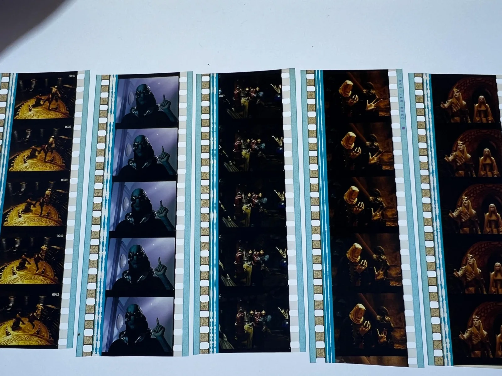 Hellboy 2 35mm Film Cells Strips - 5 Strips of 5 Cells FREE P&P, изображение 2