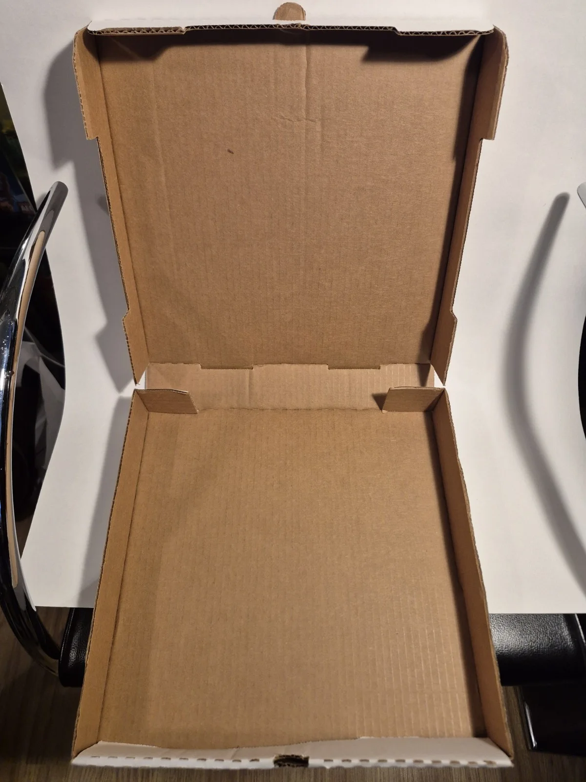 Ripperoni Pizza Box Signed Battlebot Memorabilia, image 3