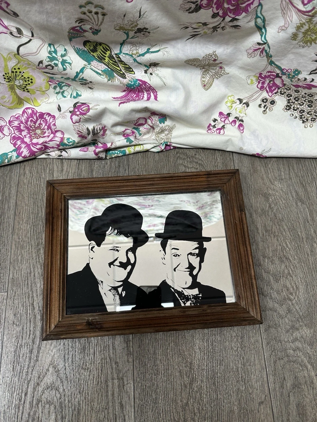 Vintage Wall Mirror Laurel & Hardy Black Image On Glass 23cm x 34cm, изображение 2