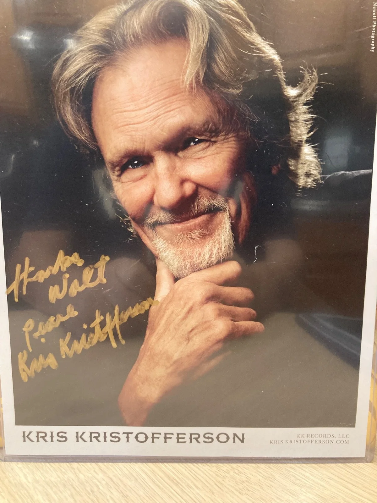 Kris kristofferson — kris kristofferson signed inscribed 8x10. frer shipping