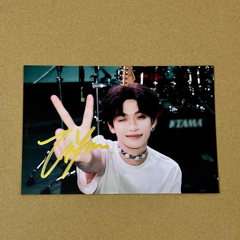 Revenged Love Zi Yu Wu Suowei Autographed Signed Photo Collection, image 4