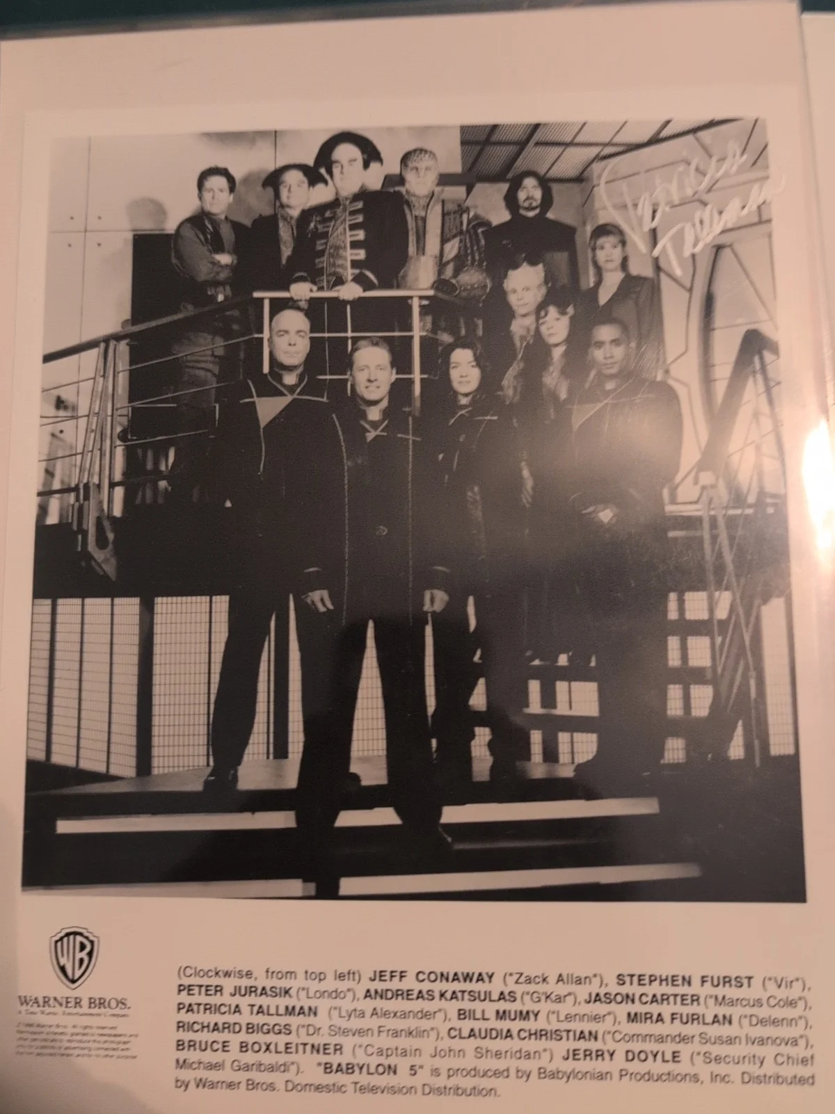 Autographed Cast Photo Babylon 5 Patricia Tallman, image 2