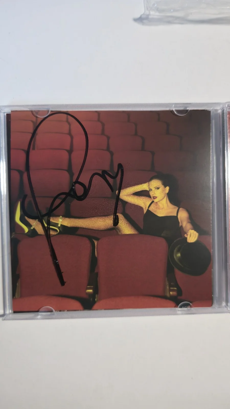 Taylor Swift The Life of a Showgirl CD + Hand Signed Photo 4, изображение 2