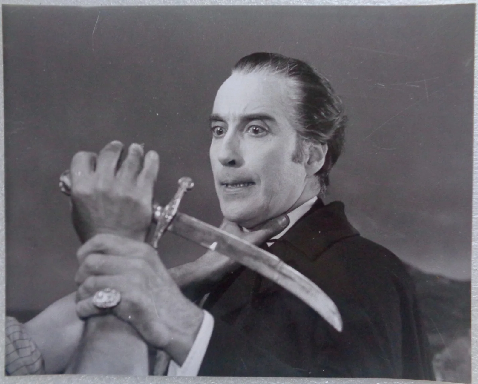 1970 SCARS OF DRACULA - Press Photo 10x8 - Christopher Lee, Jenny Hanley - #8, изображение 2