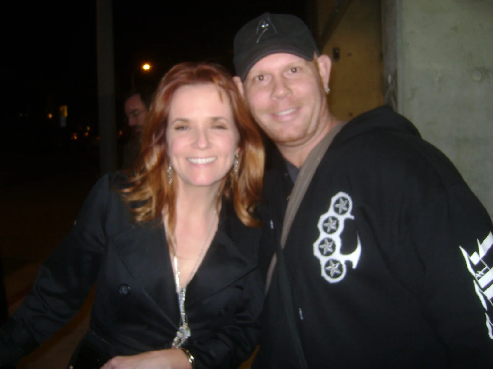 LEA THOMPSON — Lea Thompson Howard The Duck matted signed index card with photo 11x17 Beverly, image 4