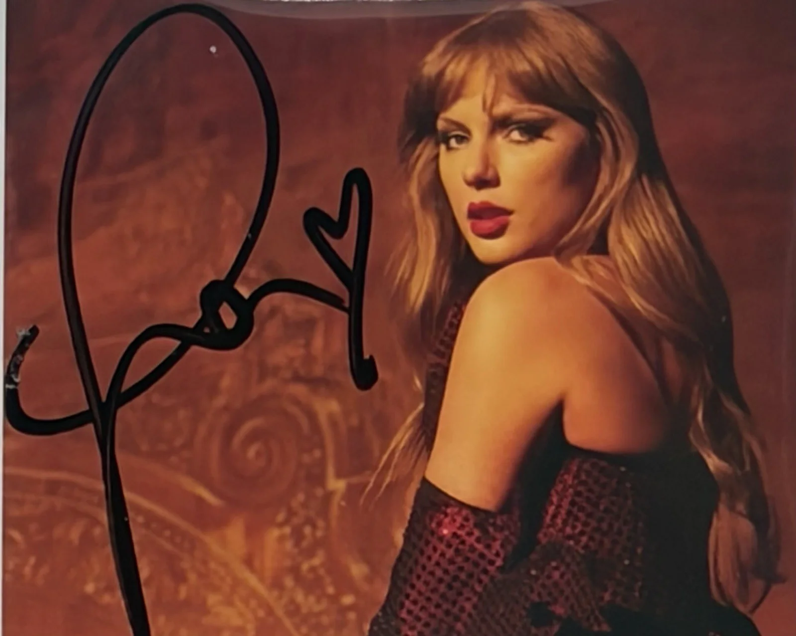 Taylor Swift — Taylor Swift Signed The Life of a Showgirl CD Insert BAS Autograph, image 2