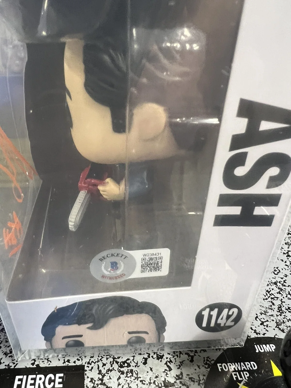 BRUCE CAMPBELL — Bruce Campbell Signed Autographed Funko Pop 1142 Ash Evil Dead BAS COA "Groovy", image 2
