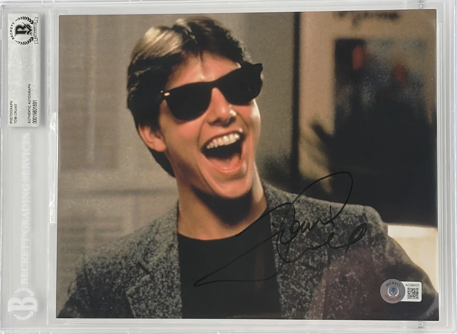Tom Cruise — Tom Cruise Signed Risky Business 8X10 Photo BAS Beckett Encapsulated Autograph