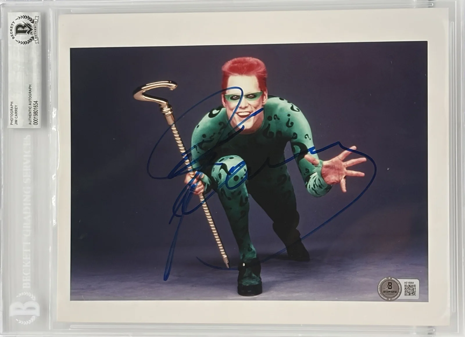 jim carrey — Jim Carrey Signed The Riddler 8X10 Photo Beckett Encapsulated Autograph BAS