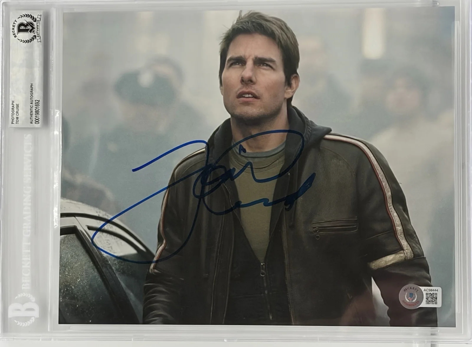 Tom Cruise — Tom Cruise Signed War Of The World 8X10 Photo BAS Beckett Encapsulated Autograph