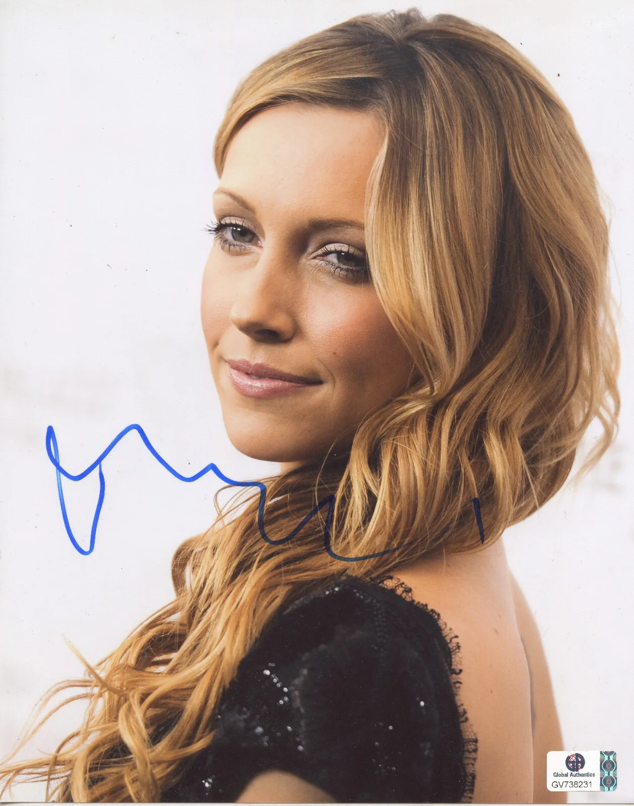 Katie Cassidy — KATIE CASSIDY of ARROW IN PERSON SIGNED 8X10 COLOR PHOTO GA COA