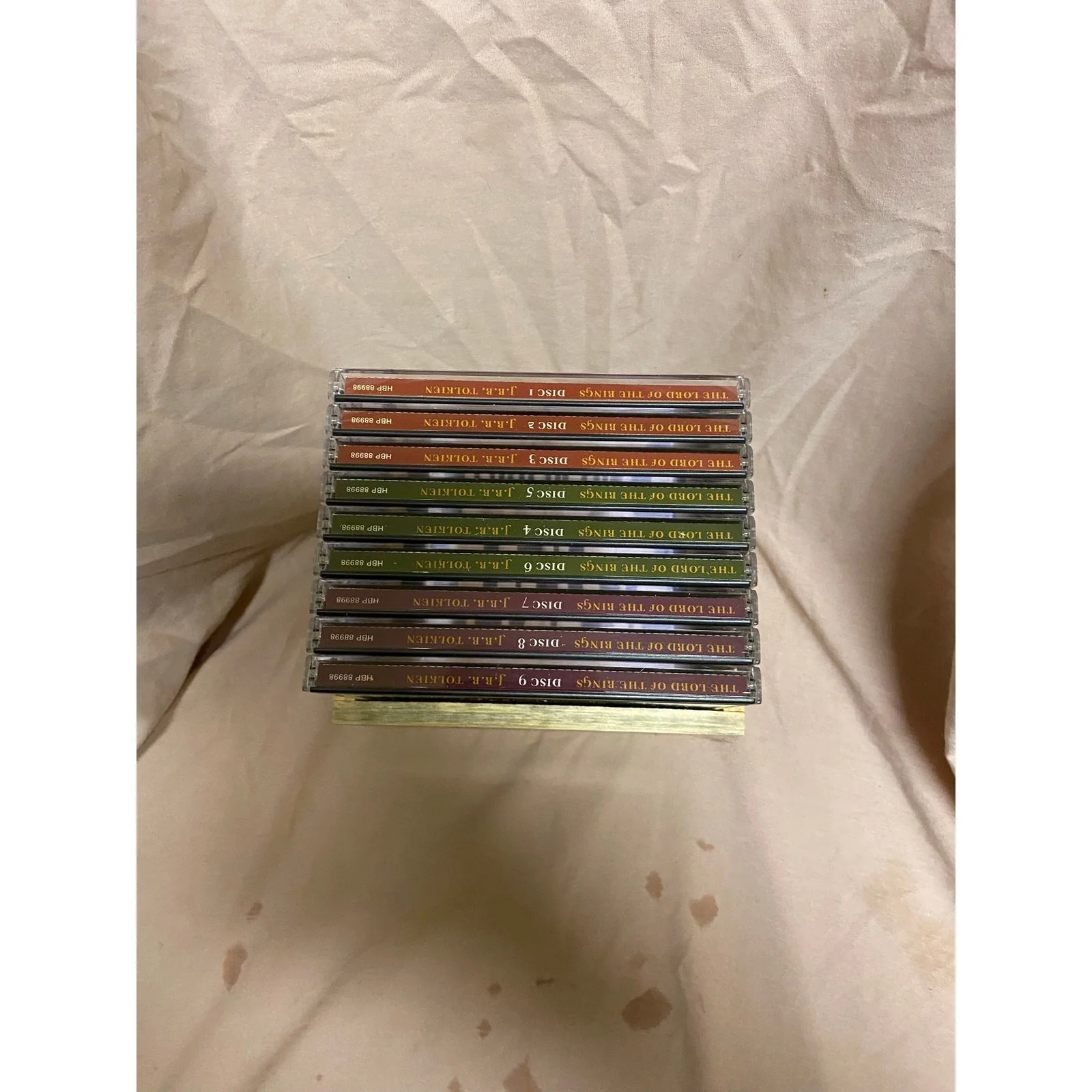 J.R.R. Tolkien Lord of the Rings Celebrated Trilogy 9-CD Box Set in Wooden Case, изображение 2