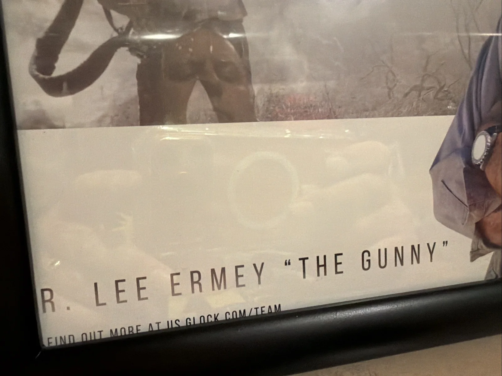 R LEE EMERY — R LEE ERMEY SIGNED PHOTO 8X10 inch Framed Team Glock rare, image 4