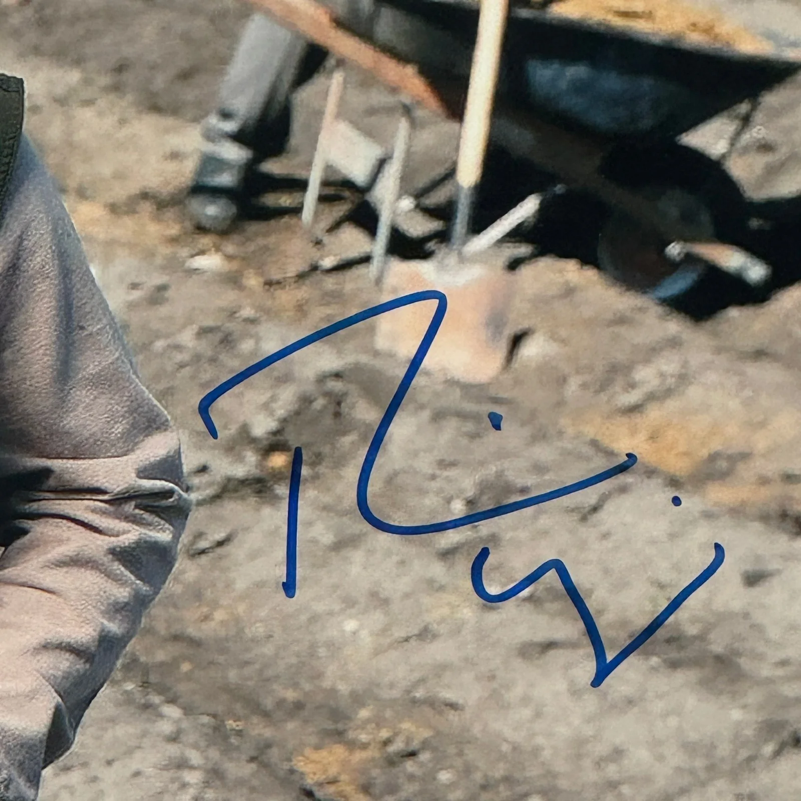 Rainn Wilson — Rainn Wilson Signed Dwight Schrute 11x14 Photo The Office Beckett Autograph!!!, image 2