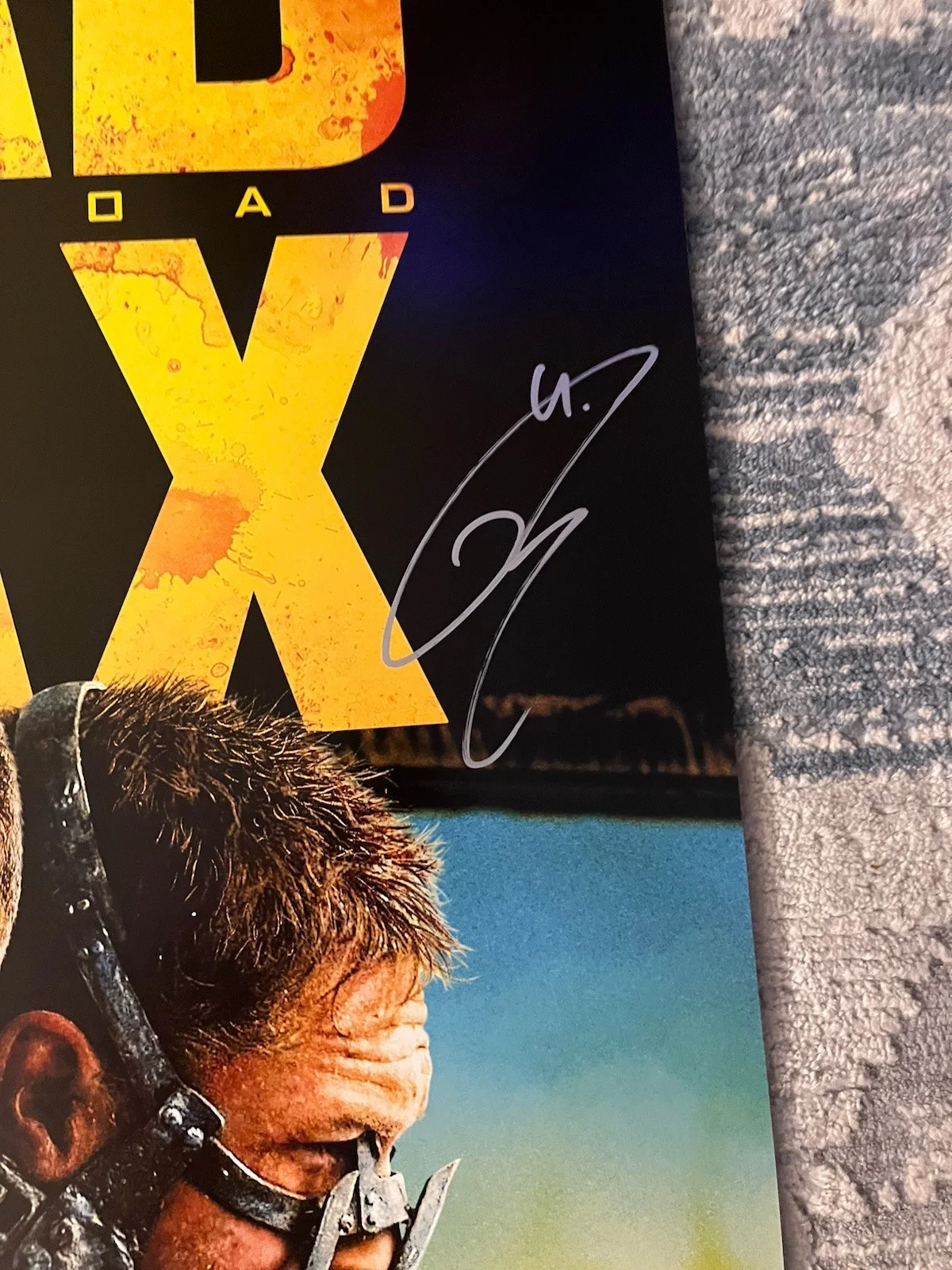 Tom Hardy Signed Mad Max Fury Road D/S 27x40, изображение 2