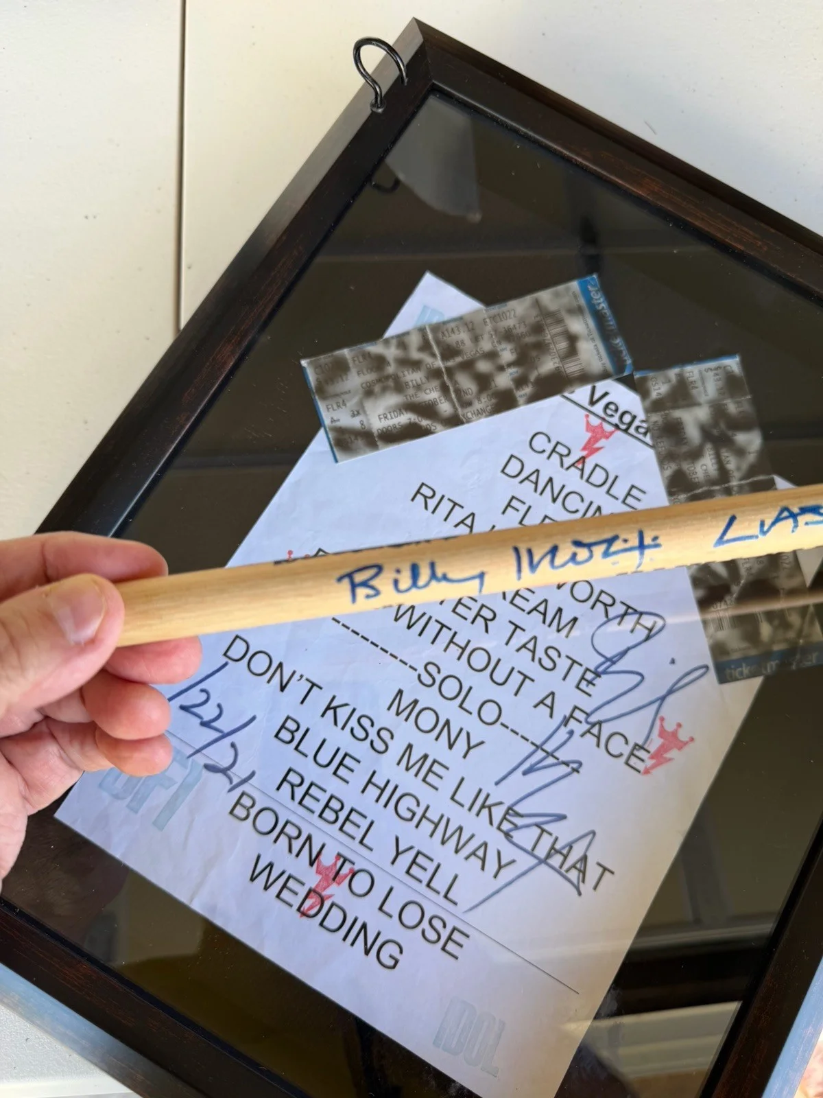 Billy Idol Signed Drum Stick & Song Set List, plus Tickets at Las Vegas, изображение 2