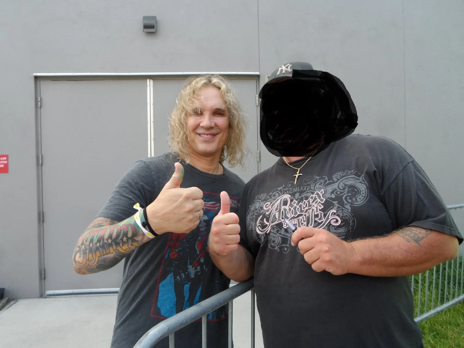 STEEL PANTHER AUTHENTIC AUTOGRAPHED/SIGNED 8X10 PHOTO-MICHAEL STARR SATCHEL + 1, изображение 2
