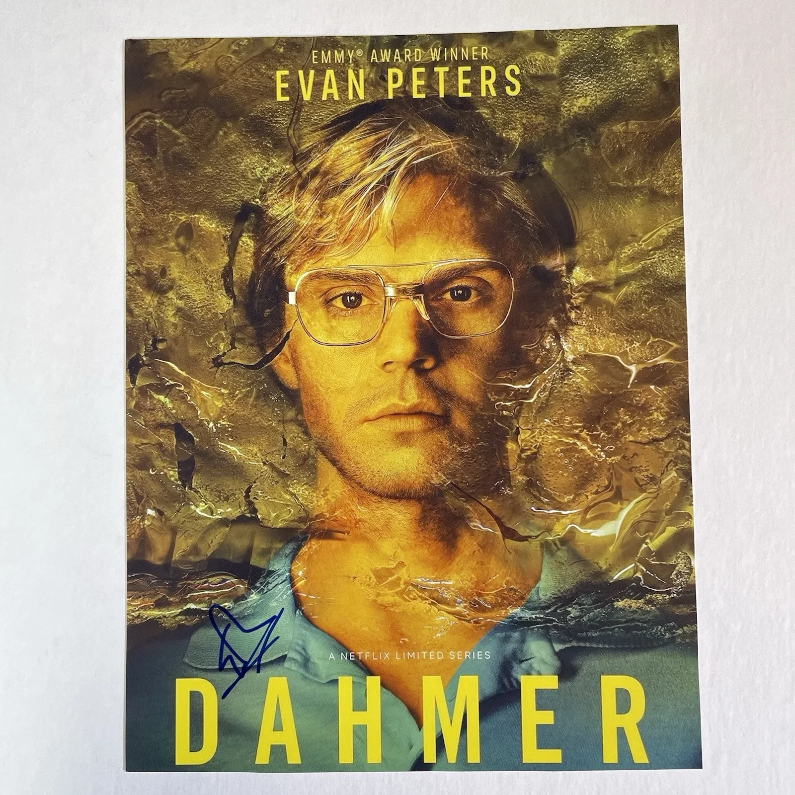 Evan Peters — Evan Peters Signed The Jeffrey Dahmer Story 8x10 AHS Autograph ACOA