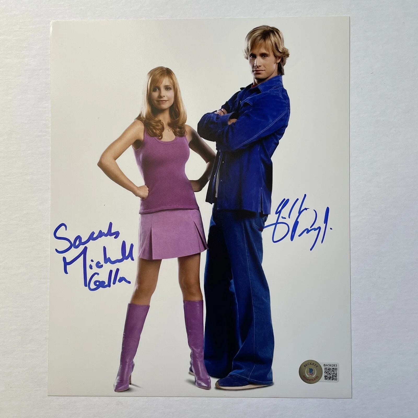 Sarah Michelle Gellar & Freddie Prinze Jr — Sarah Michelle Gellar Freddie Prinze Jr Scooby Doo Signed 8x10 Autographed Photo