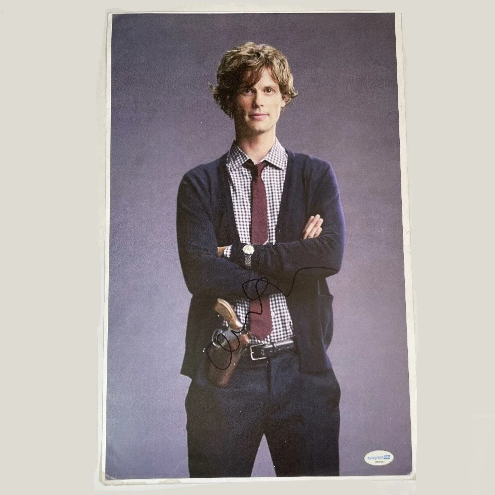 Matthew Gray Gubler — Matthew Gray Gubler Signed Autographed 11X17 Photo Criminal Minds ACOA