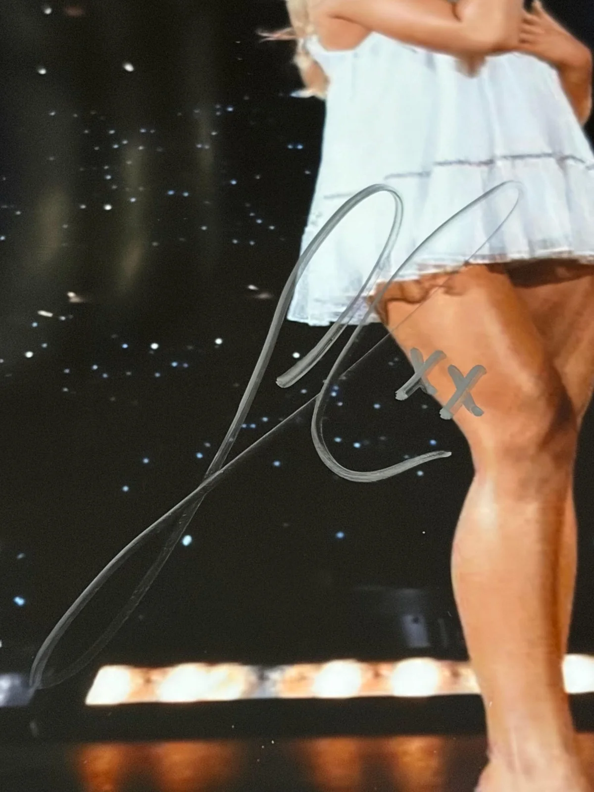 TAYLOR SWIFT & SABRINA CARPENTER dual SIGNED 8x10 glossy Photo TSA COA/HOLO AUTO, изображение 2