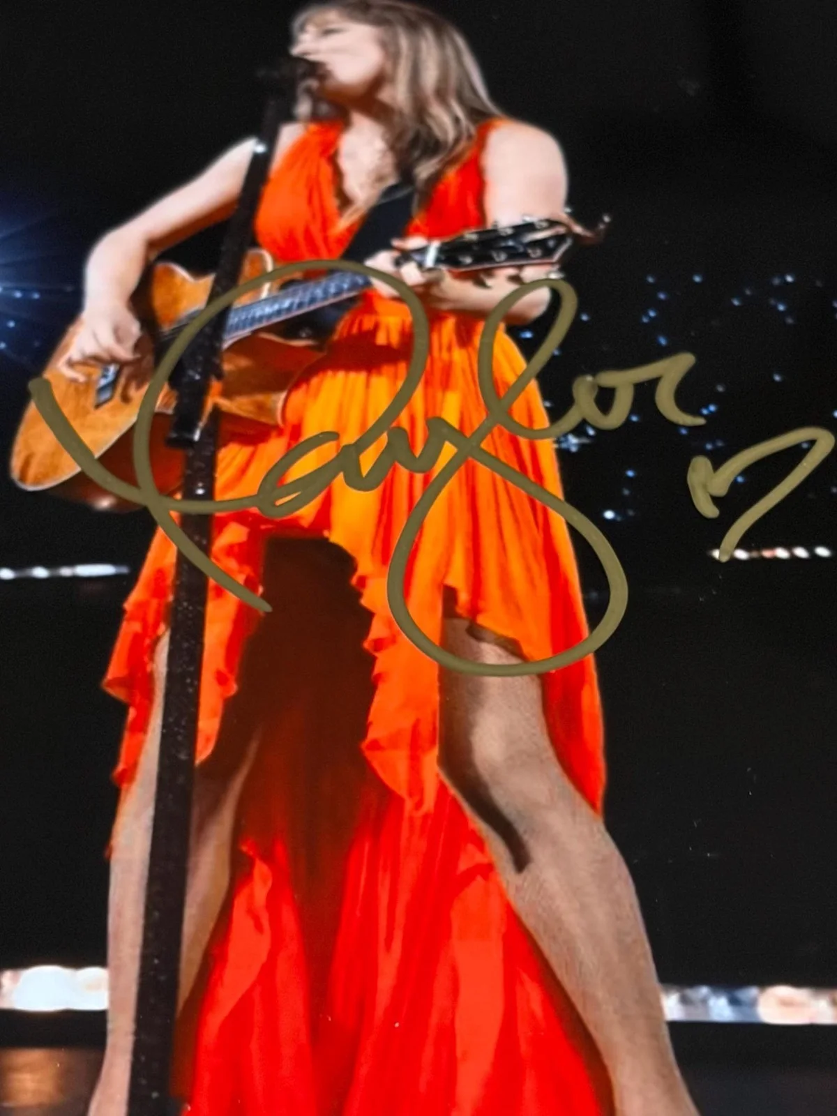 TAYLOR SWIFT & SABRINA CARPENTER dual SIGNED 8x10 glossy Photo TSA COA/HOLO AUTO, изображение 3