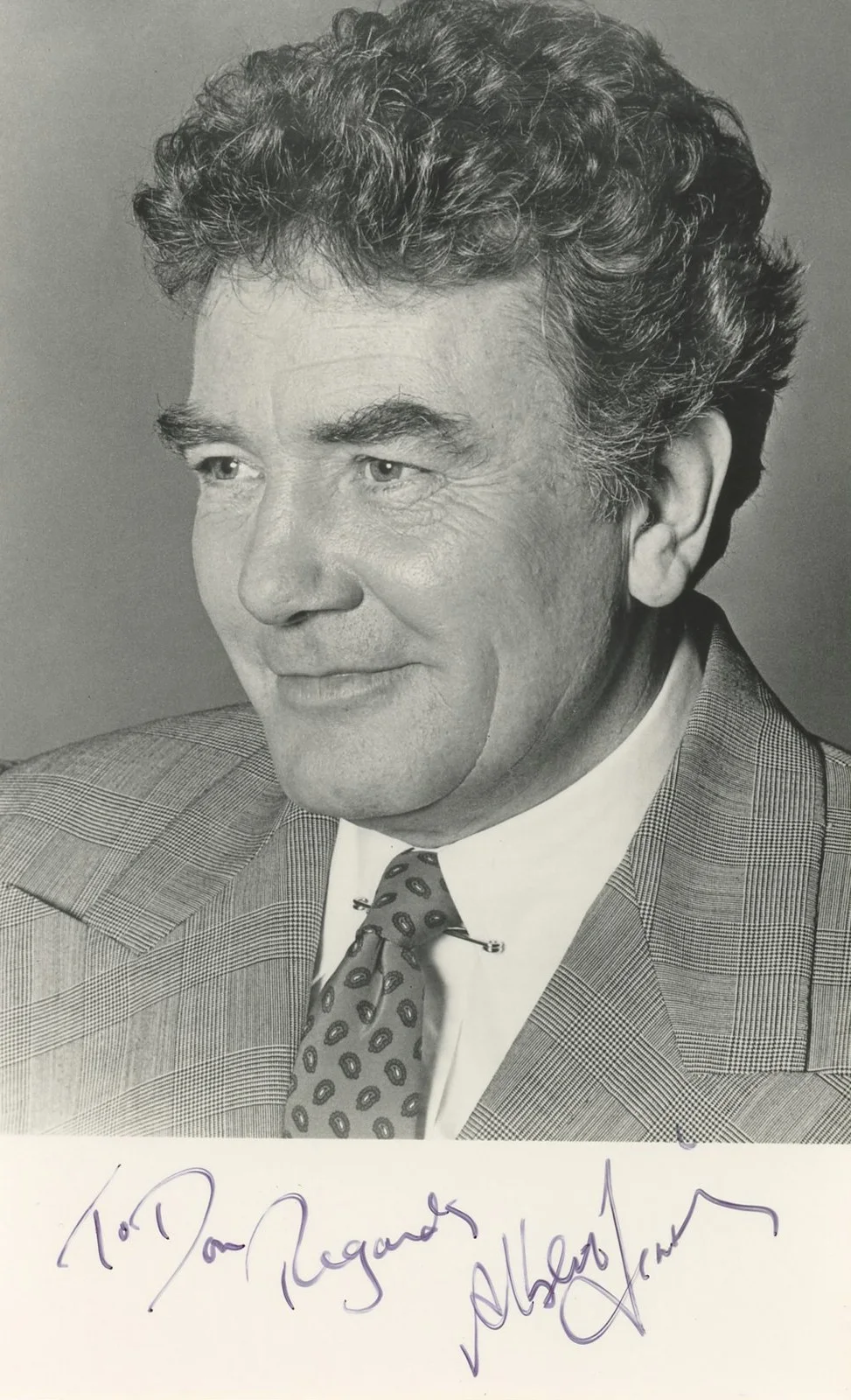 Albert Finney — Albert Finney Erin Brockovich "To Don Regards" Signed 2.5x5.5 Photo BAS #BK43268