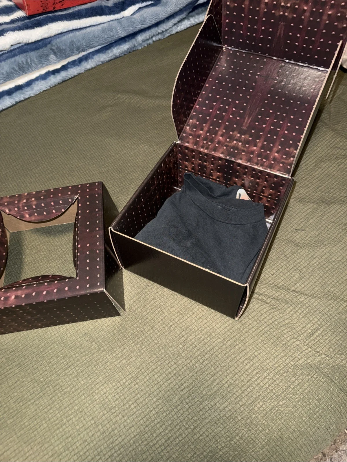 Travis Scott Utopia Cd And Shirt Used Set With It’s Original Box., image 4