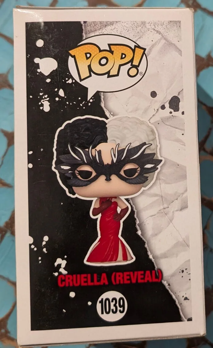 EMMA STONE signed FUNKO POP Cruella (Reveal) JSA Authenticated 101 Dalmatians, image 4