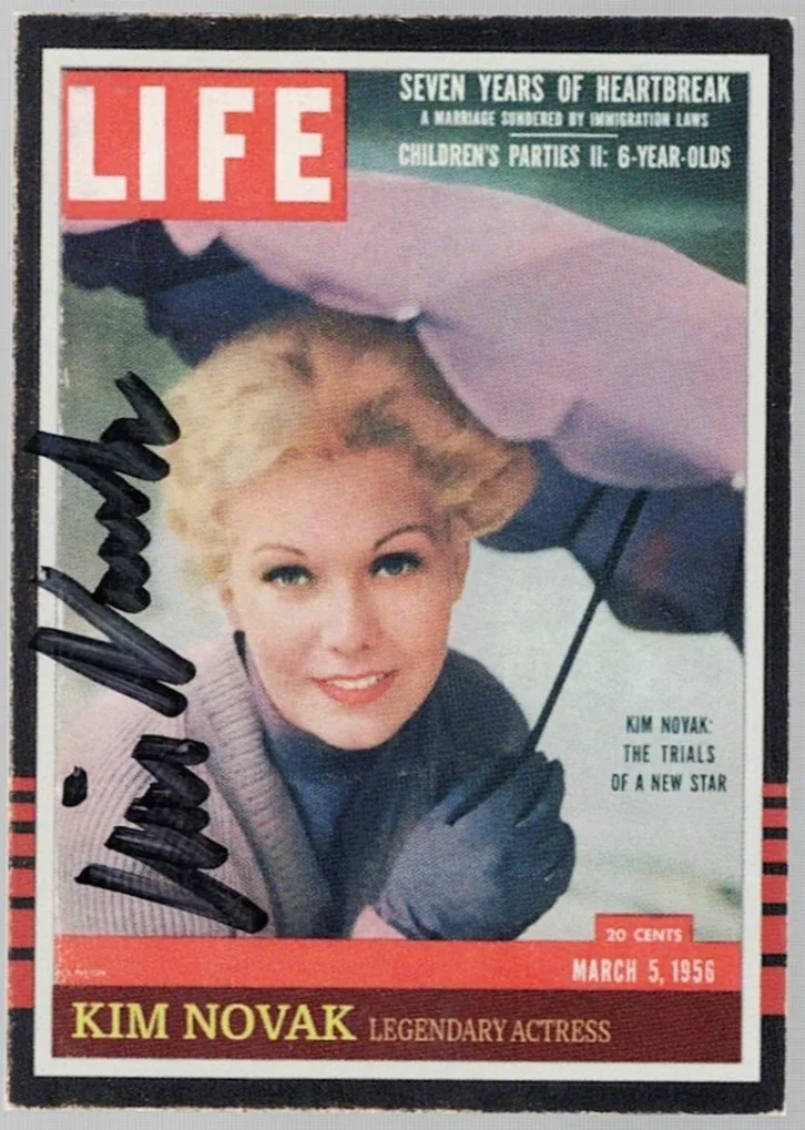 Kim Novak — Actress Kim Novak - SIGNED - Trading Card - Vertigo - Hitchcock - 1