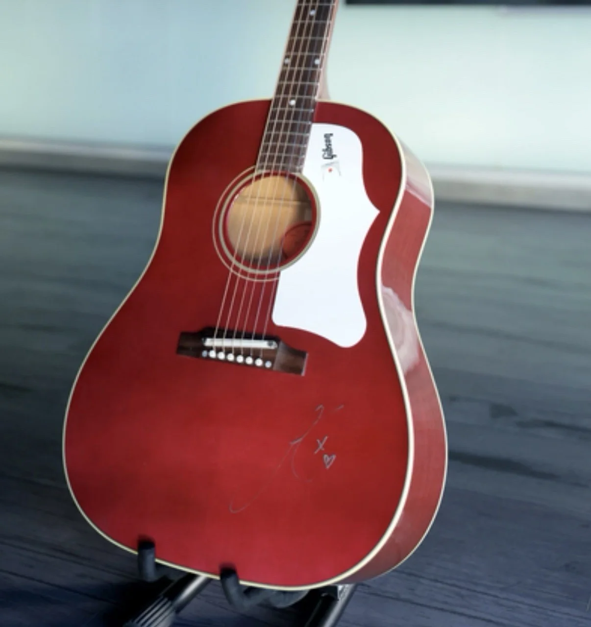 Sabrina Carpenter Signed Gibson J45 From Performance At The Grammy Museum w COA, изображение 3