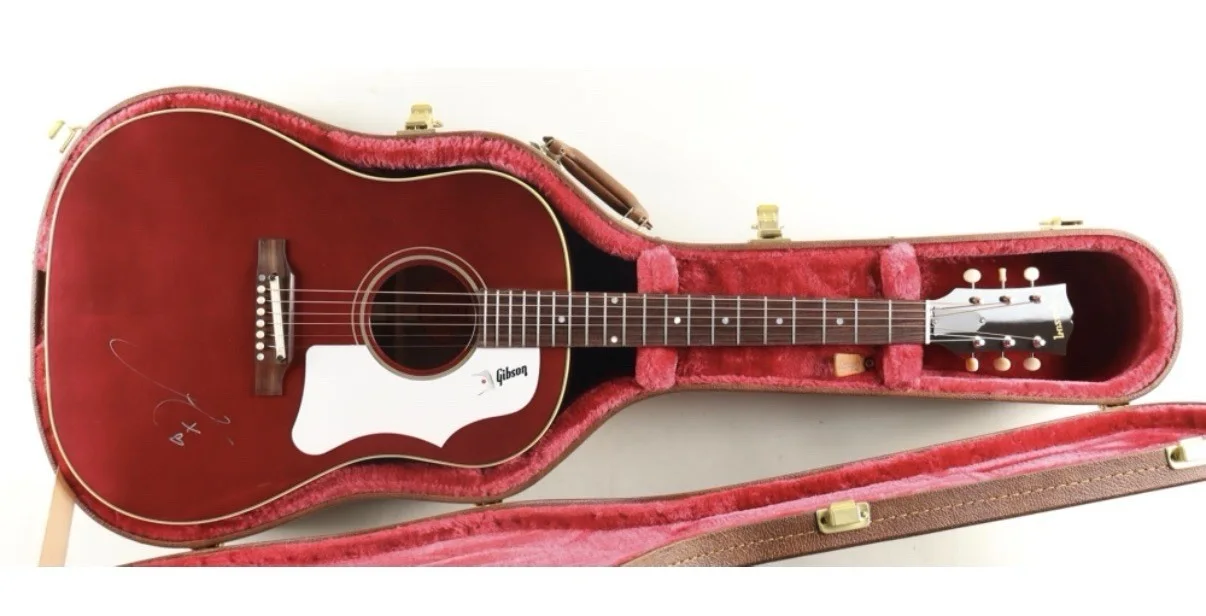 Sabrina Carpenter Signed Gibson J45 From Performance At The Grammy Museum w COA, изображение 4