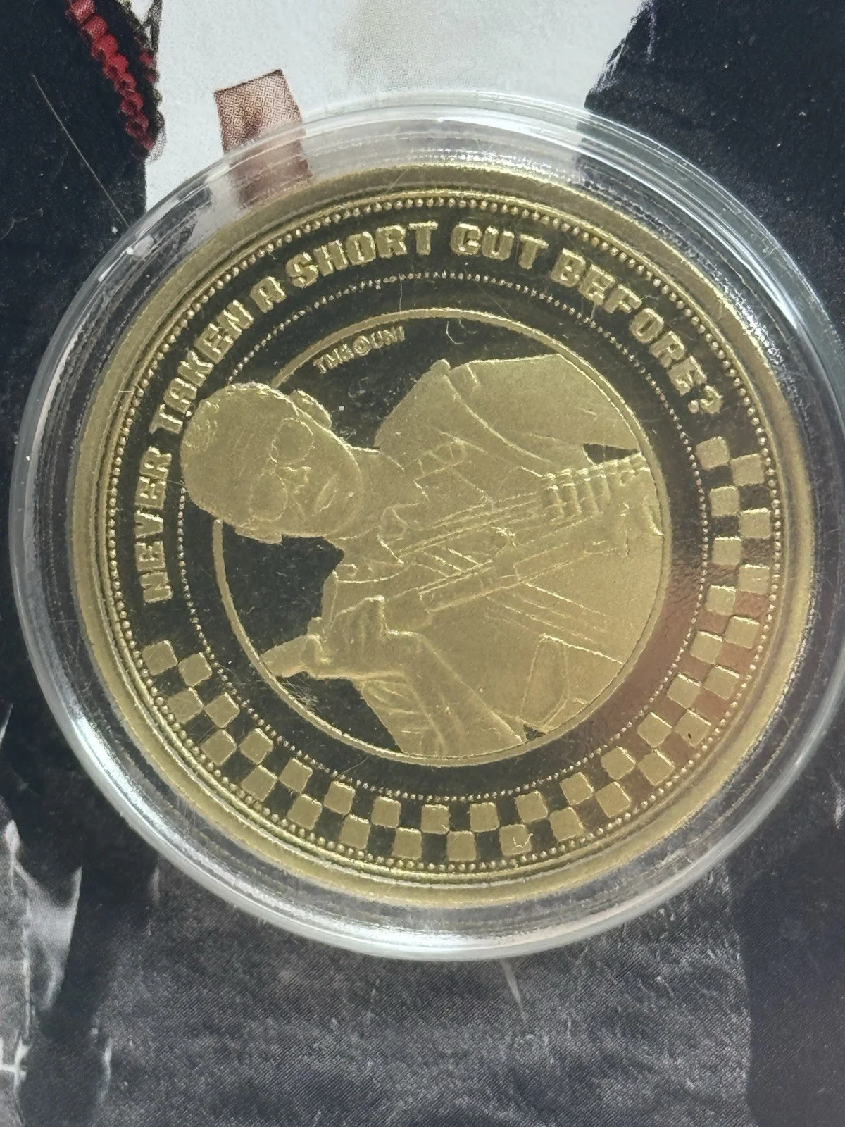 Hot Fuzz Limited Edition Embossed Gold Coin (1000) Memorabilia, изображение 2