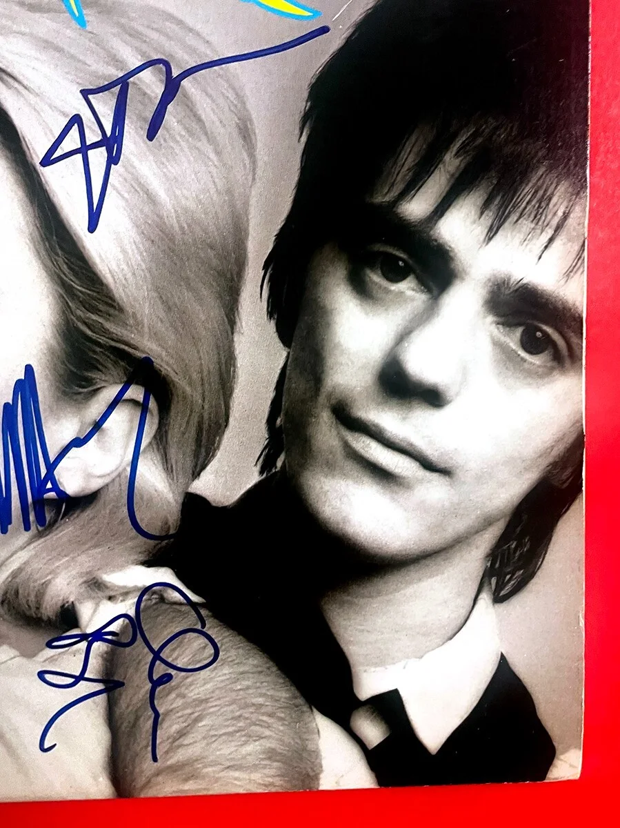 Blondie Signed Album IN PERSON - Debbie Chris Clem Jimmy EAT TO THE BEAT, изображение 2