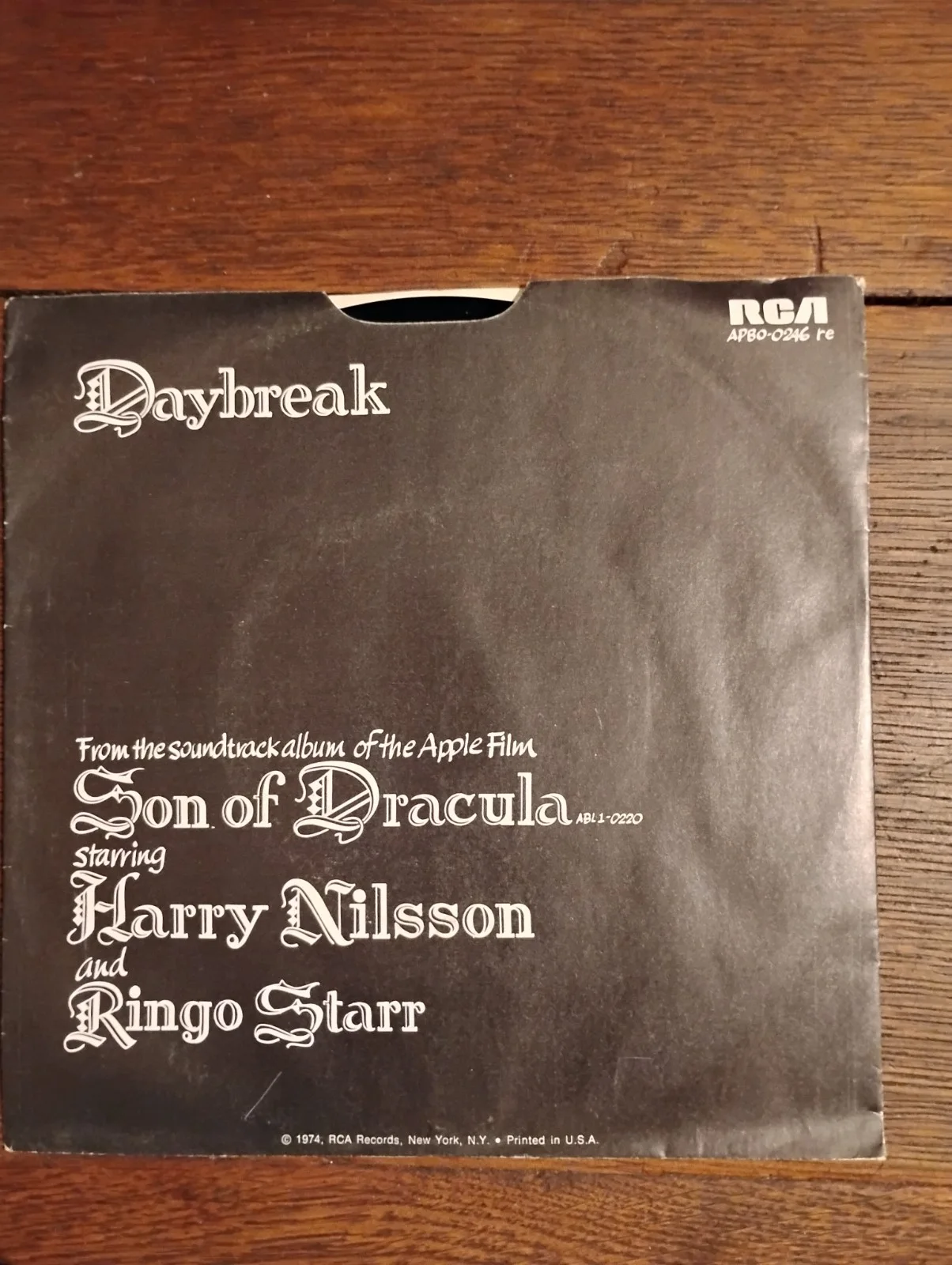 Harry Nilsson — Harry Nilsson Signed 45rpm Record Album Daybreak "Son of Dracula" W/COA, изображение 2